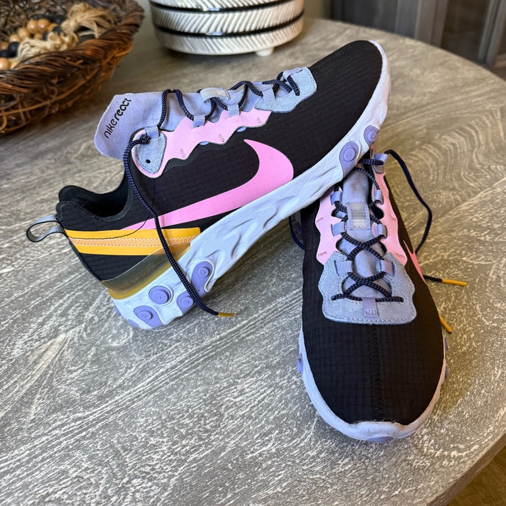 Nike React Element 55 Black-Magic Flamingo